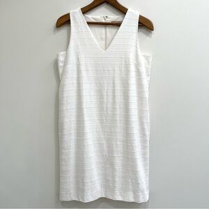 LOFT V-neck Shift Dress White Textured Sleeveless Knee Length Pockets Size 8